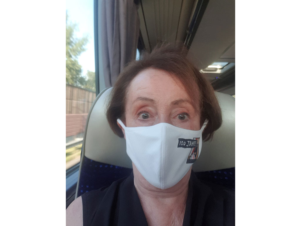 The photo of NinaWR in the shuttle bus during the journey to the exhibition opening from Vienna to Krems